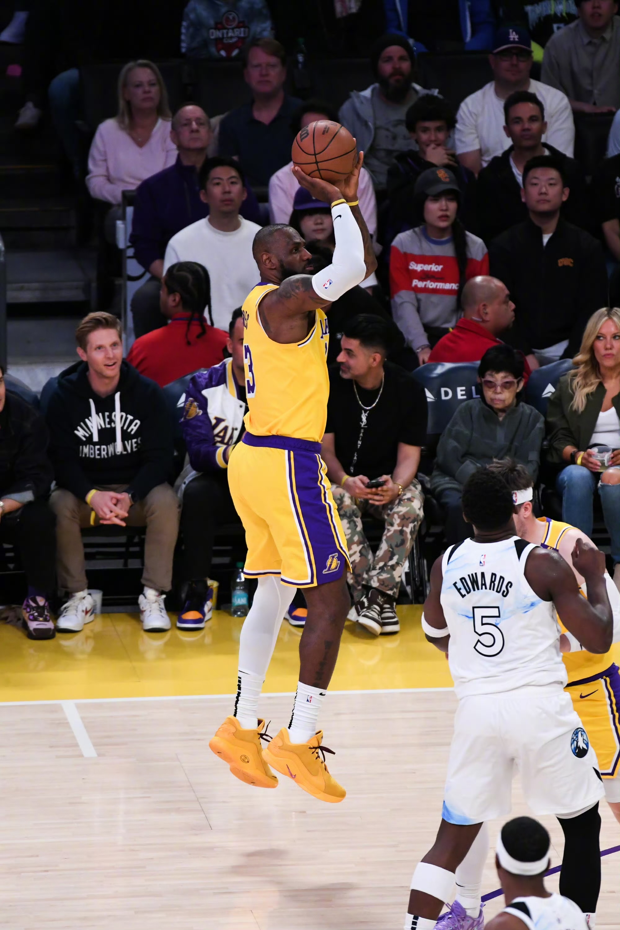 关于波士顿凯尔特人赛前手感冰凉；志在意大利杯名次提升；信心回归；更衣室氛围转暖的信息